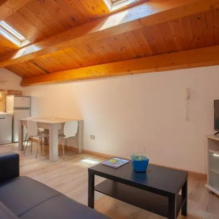 Sleeps 4 Apartman Olbia